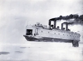 Der eisbrechende Zugfähren-Dampfer SS Baikal, Baikalsee